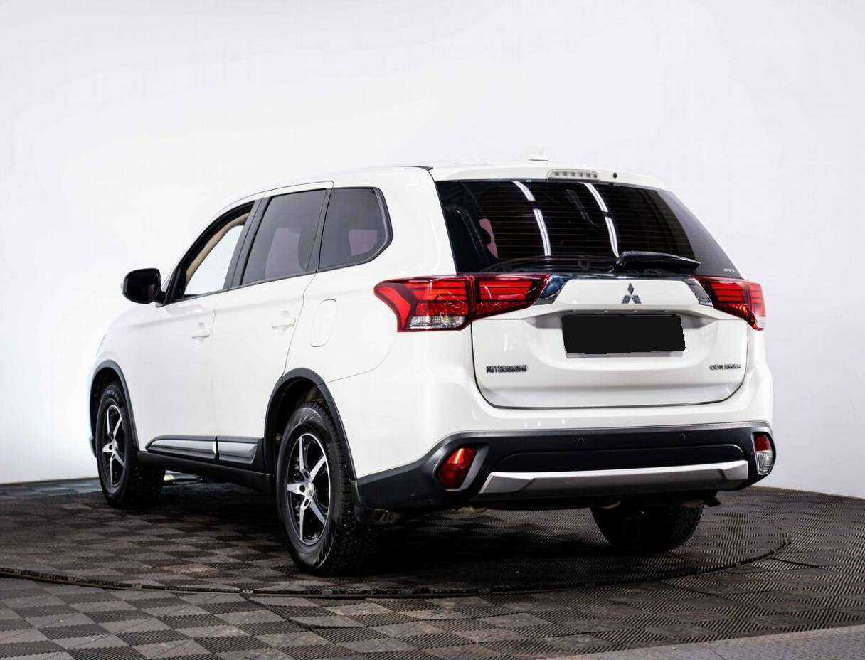 Mitsubishi Outlander, 2017 - фото №4