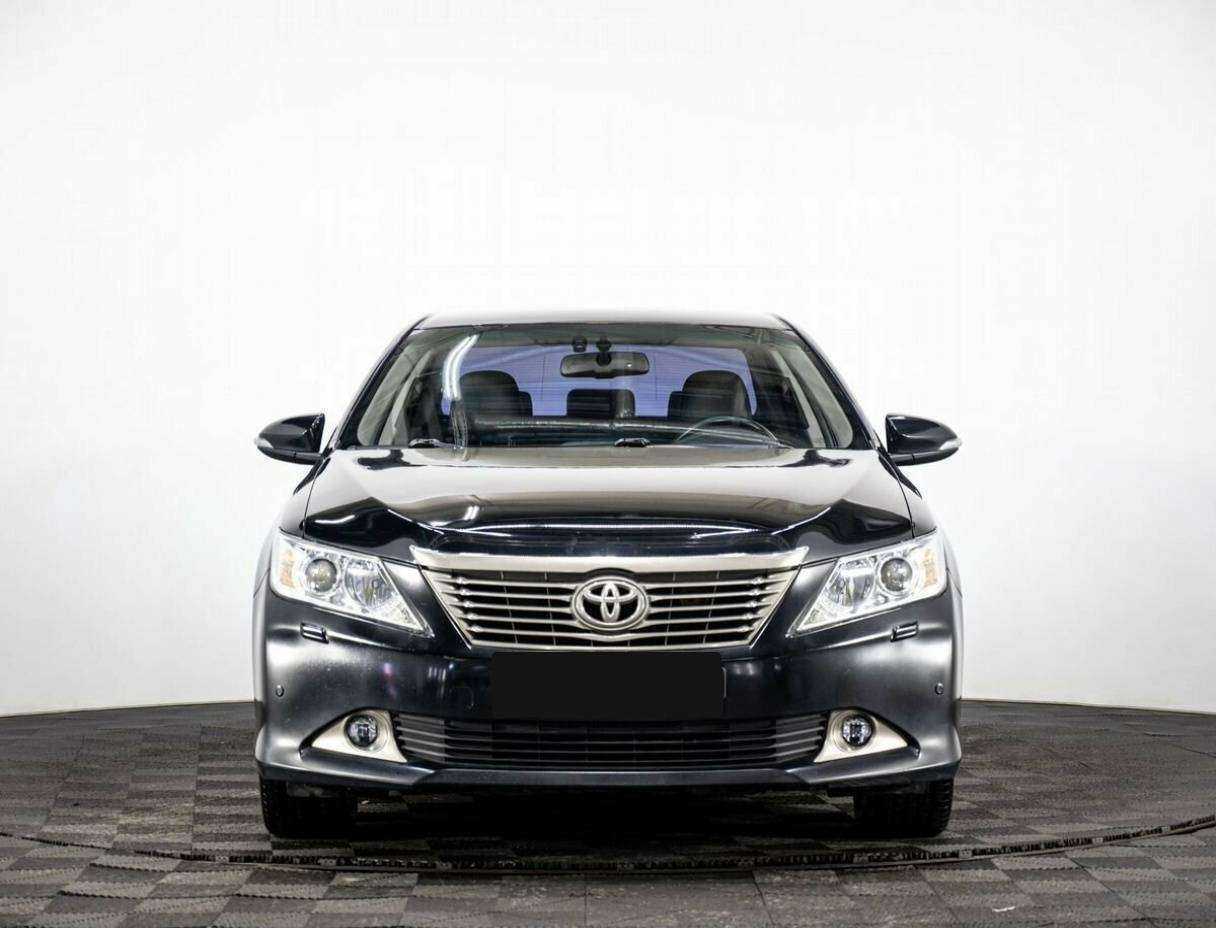 Toyota Camry, 2014 - фото №2