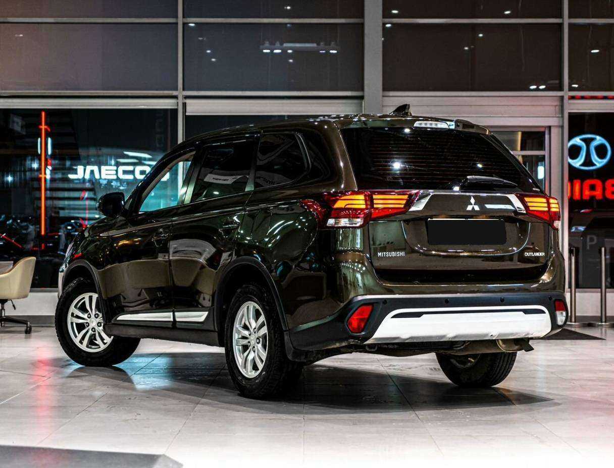 Mitsubishi Outlander, 2018 - фото №4