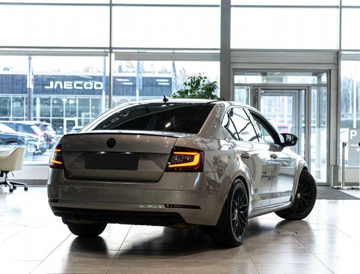 Skoda Octavia, 2018 - фото №3
