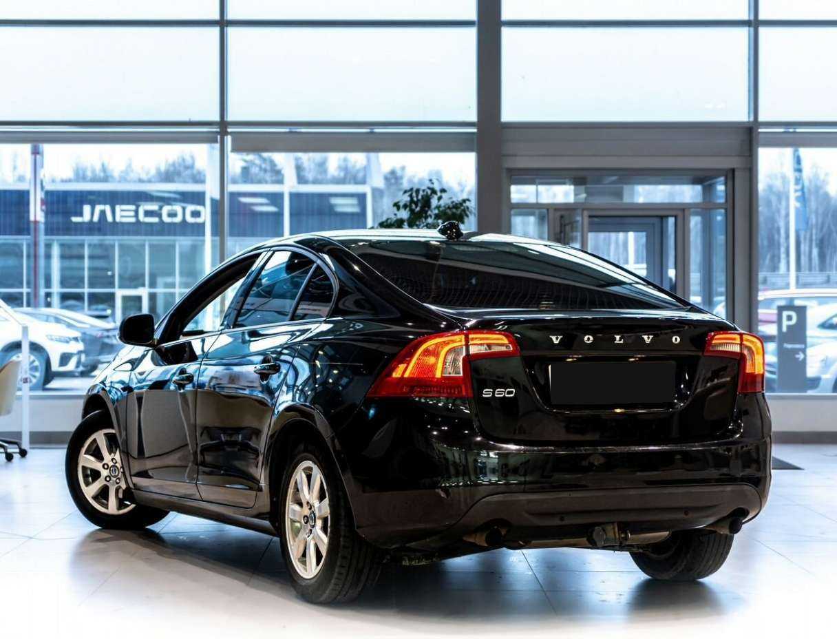 Volvo S60, 2012 - фото №4