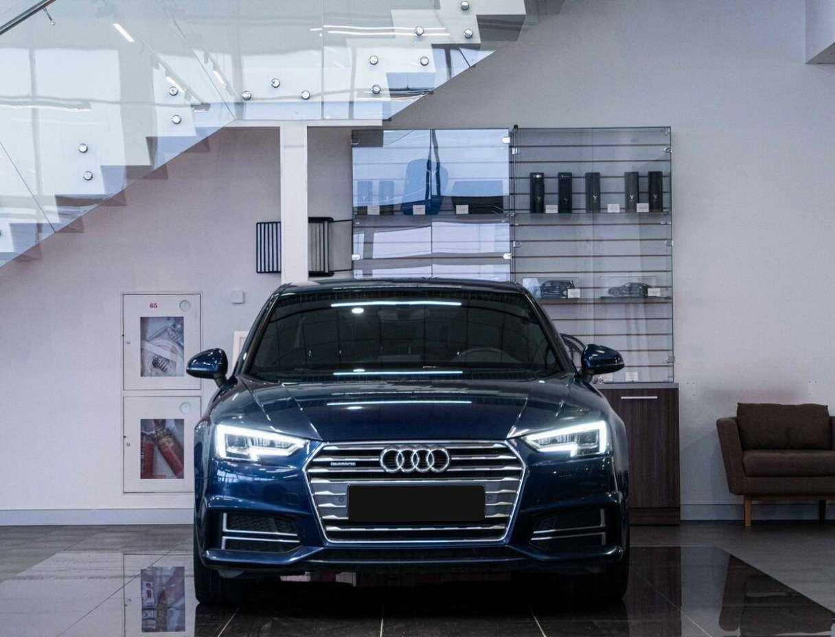 Audi A4, 2018 - фото №3