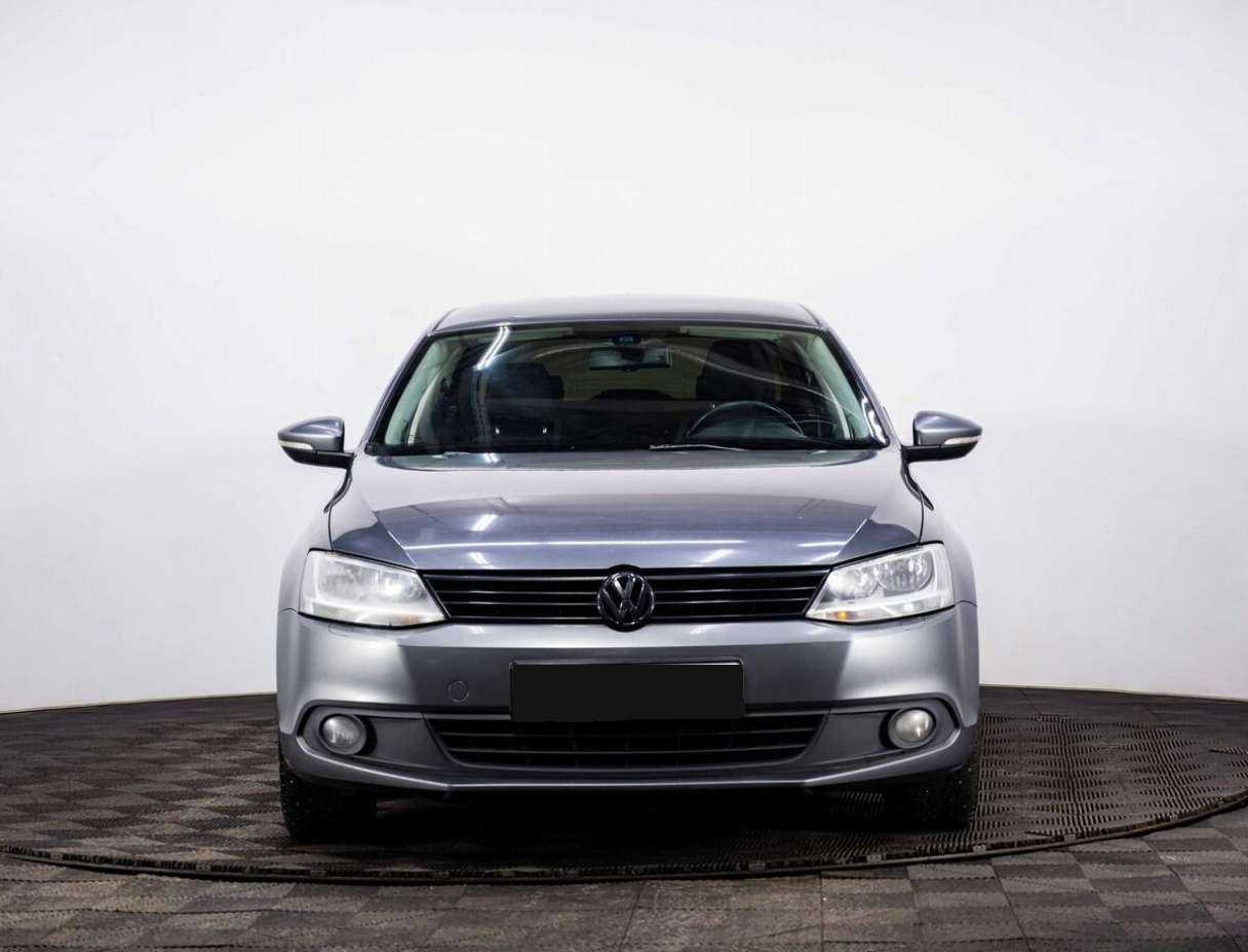 Volkswagen Jetta, 2012 - фото №2