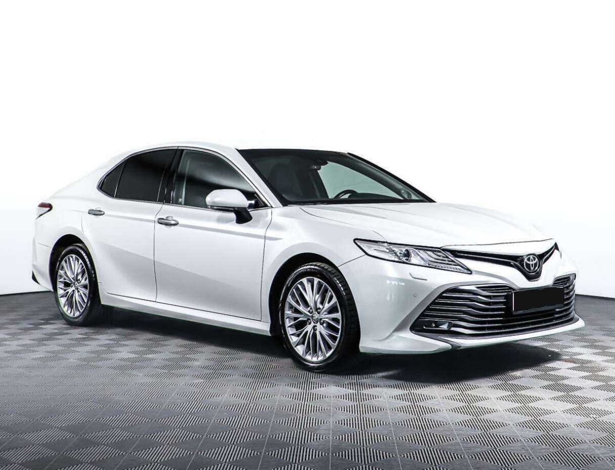 Toyota Camry, 2019 - фото №3