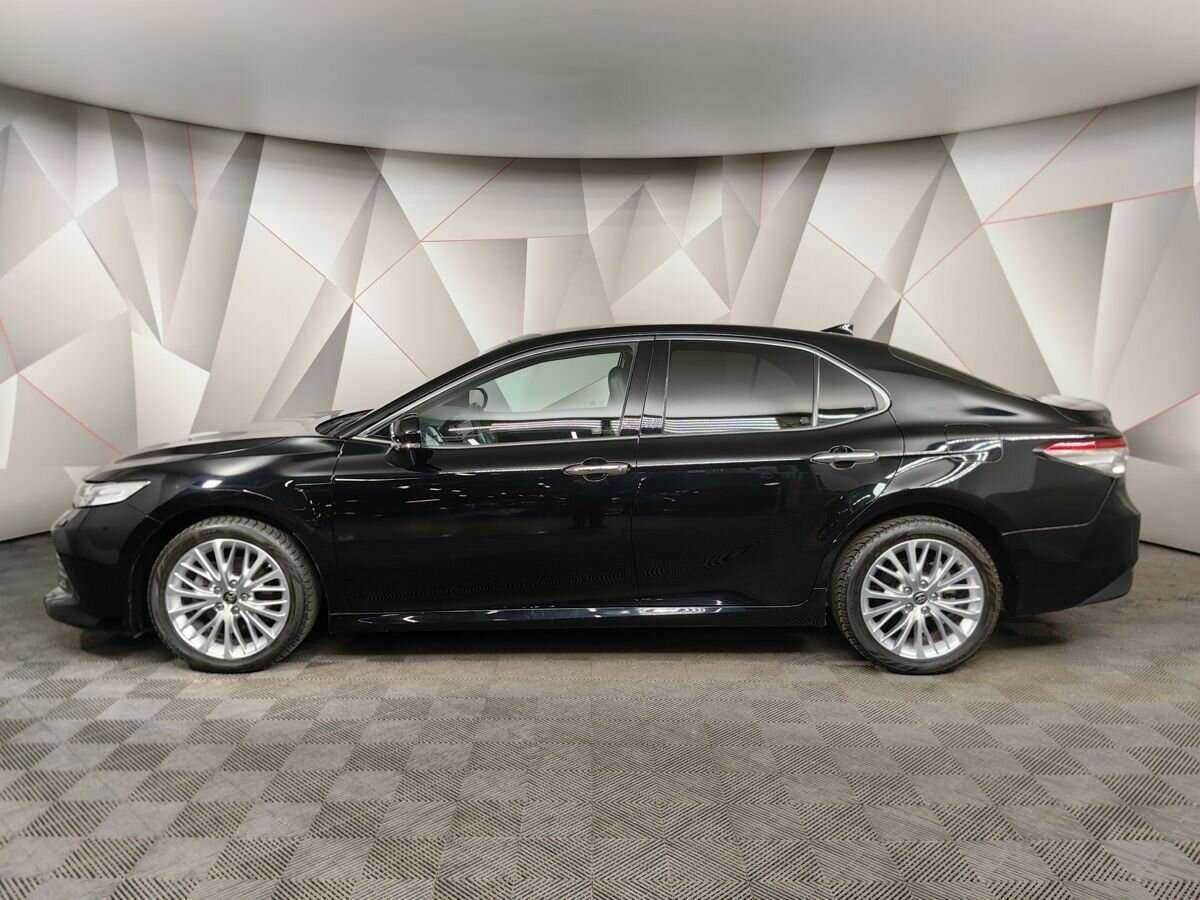 Toyota Camry, 2020 - фото №4