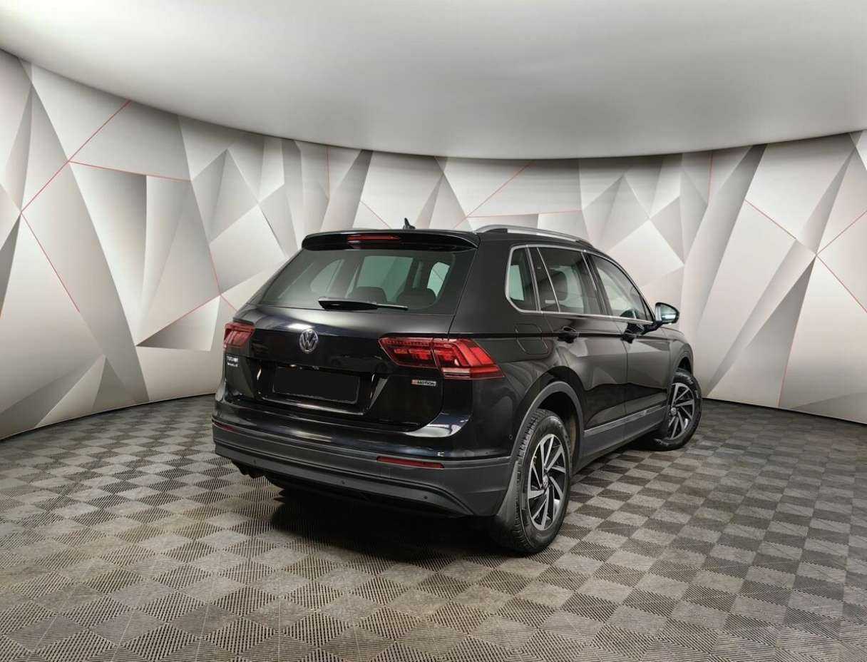 Volkswagen Tiguan, 2018 - фото №2