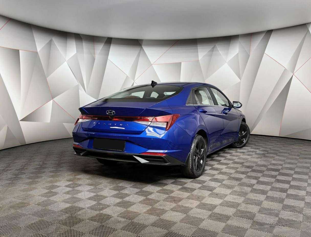 Hyundai Elantra, 2022 - фото №2