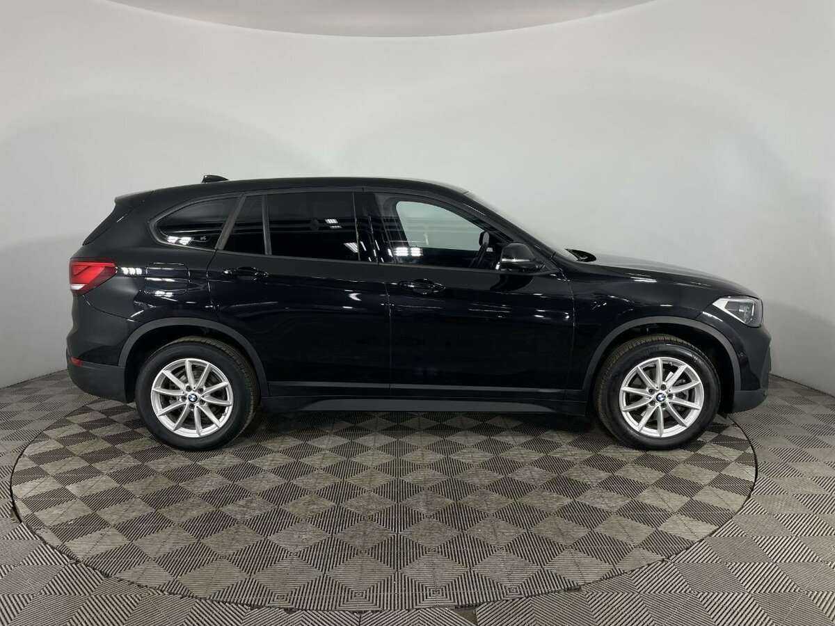 BMW X1 18i sDrive, 2021 - фото №4