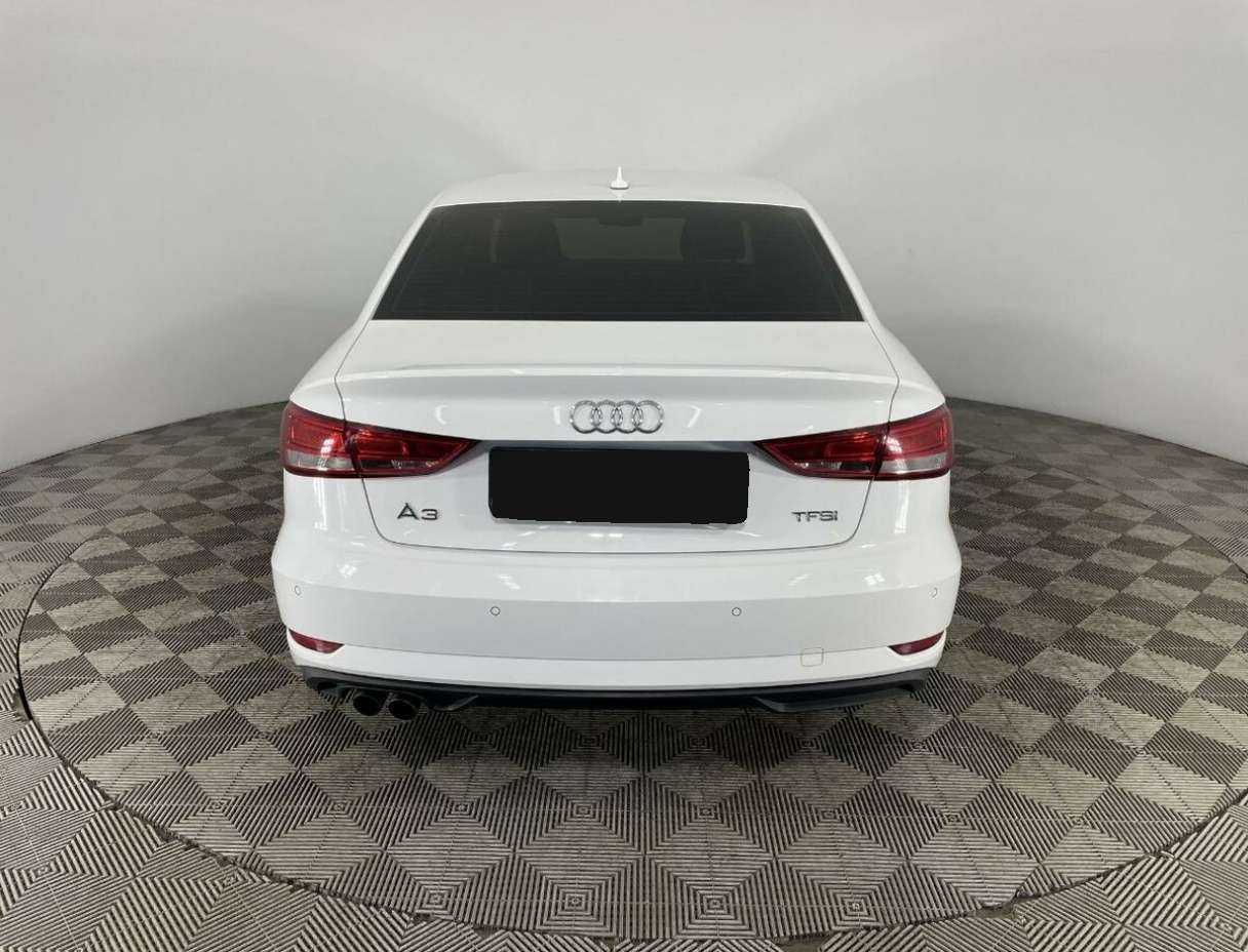 Audi A3, 2018 - фото №3