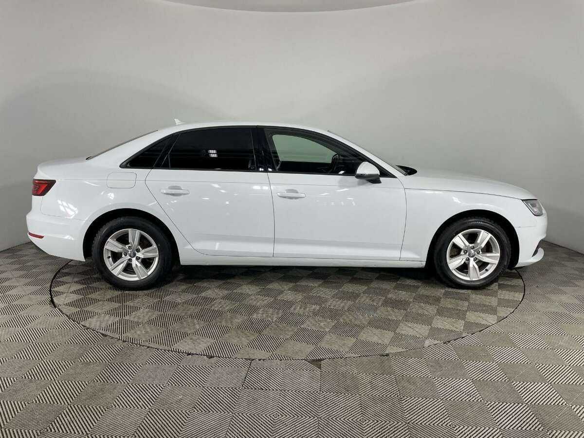 Audi A4, 2018 - фото №4