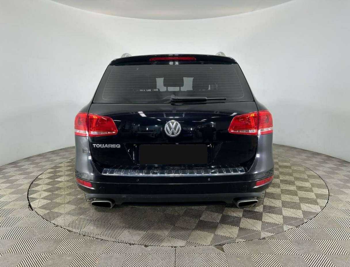 Volkswagen Touareg, 2012 - фото №3