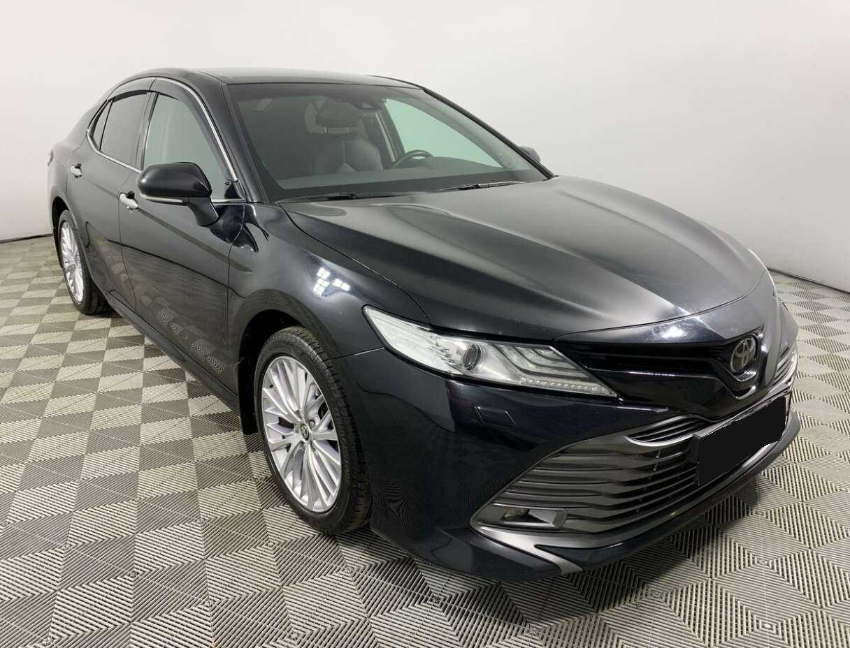 Toyota Camry, 2020 - фото №2
