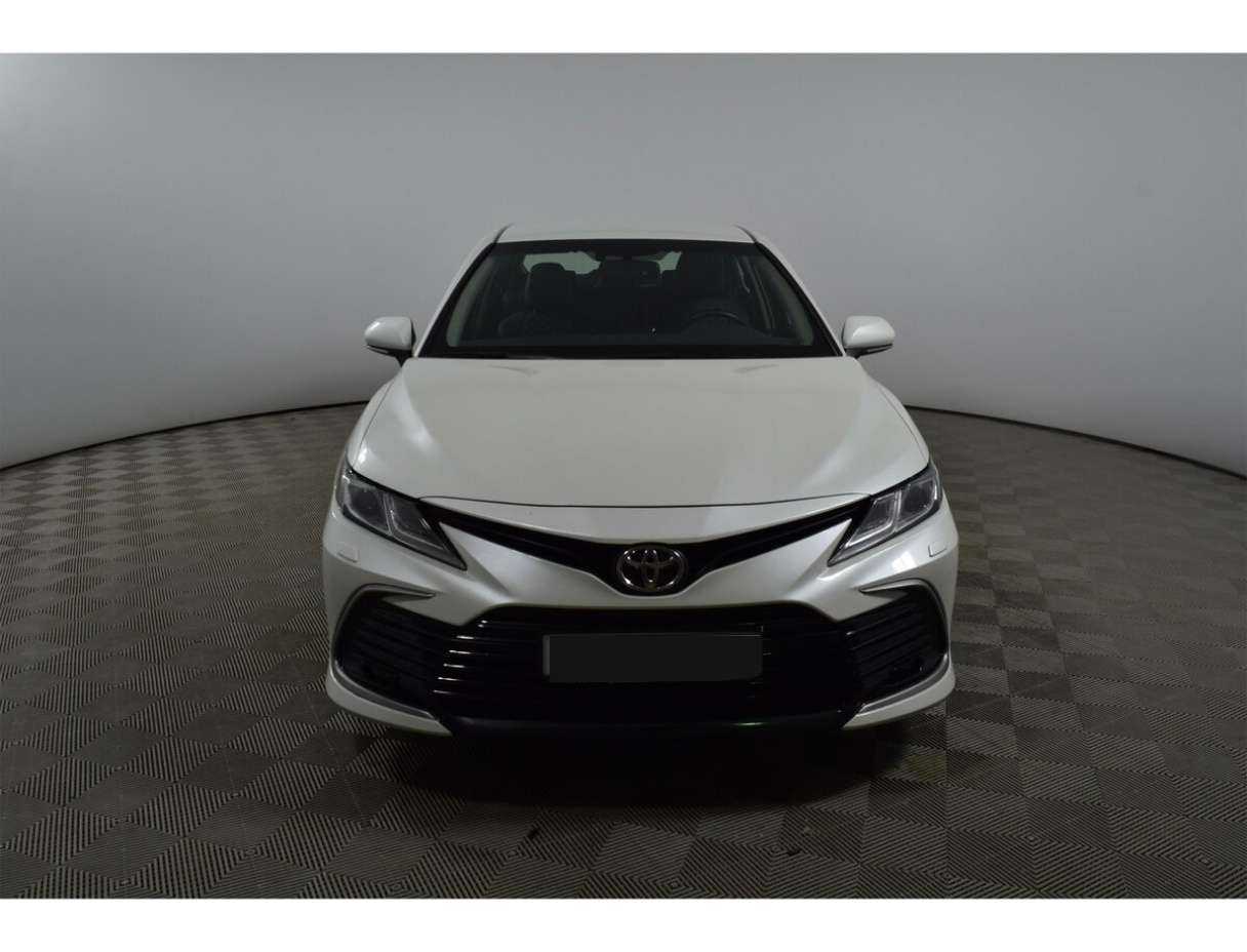 Toyota Camry, 2021 - фото №2