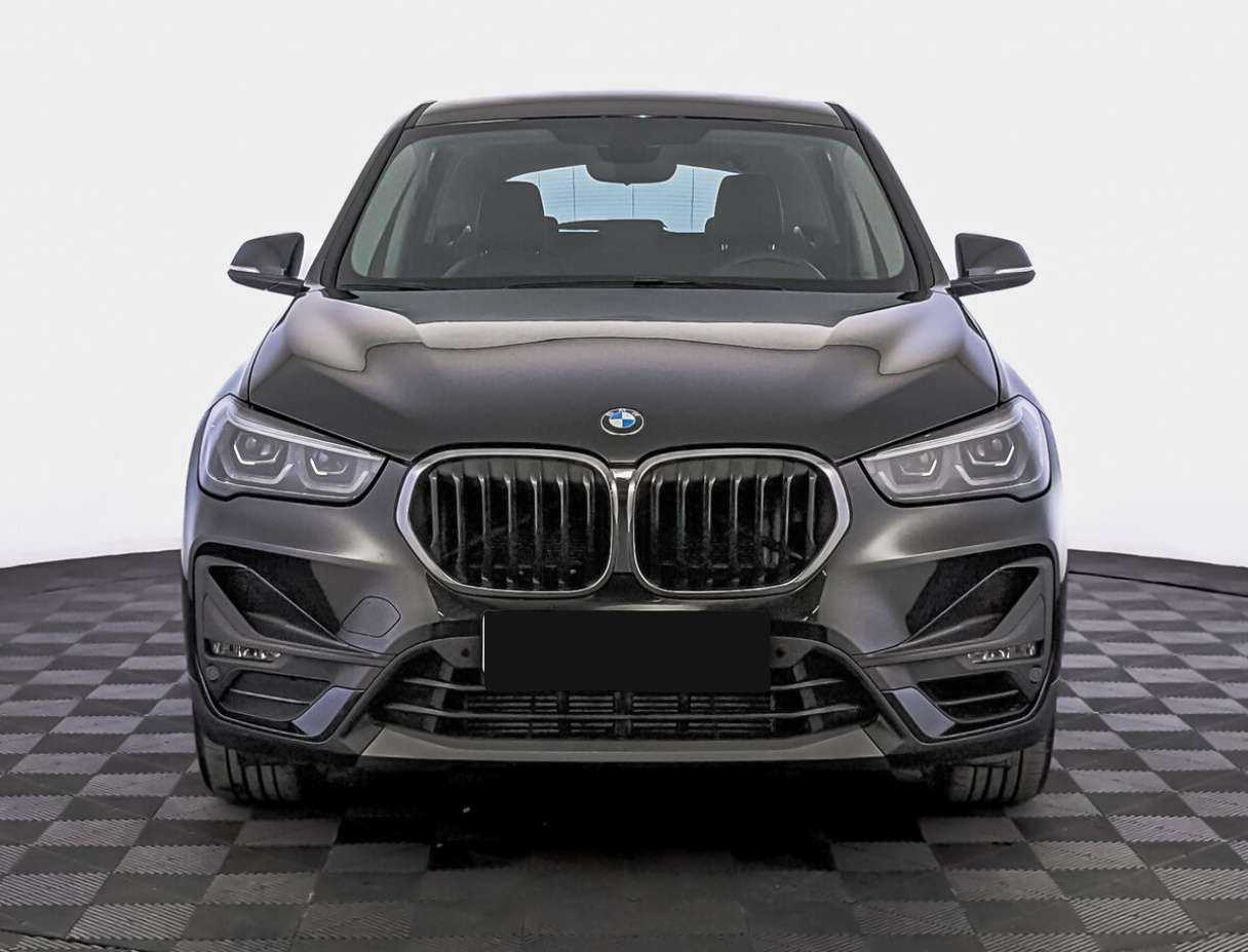 BMW X1 18i sDrive, 2021 - фото №2