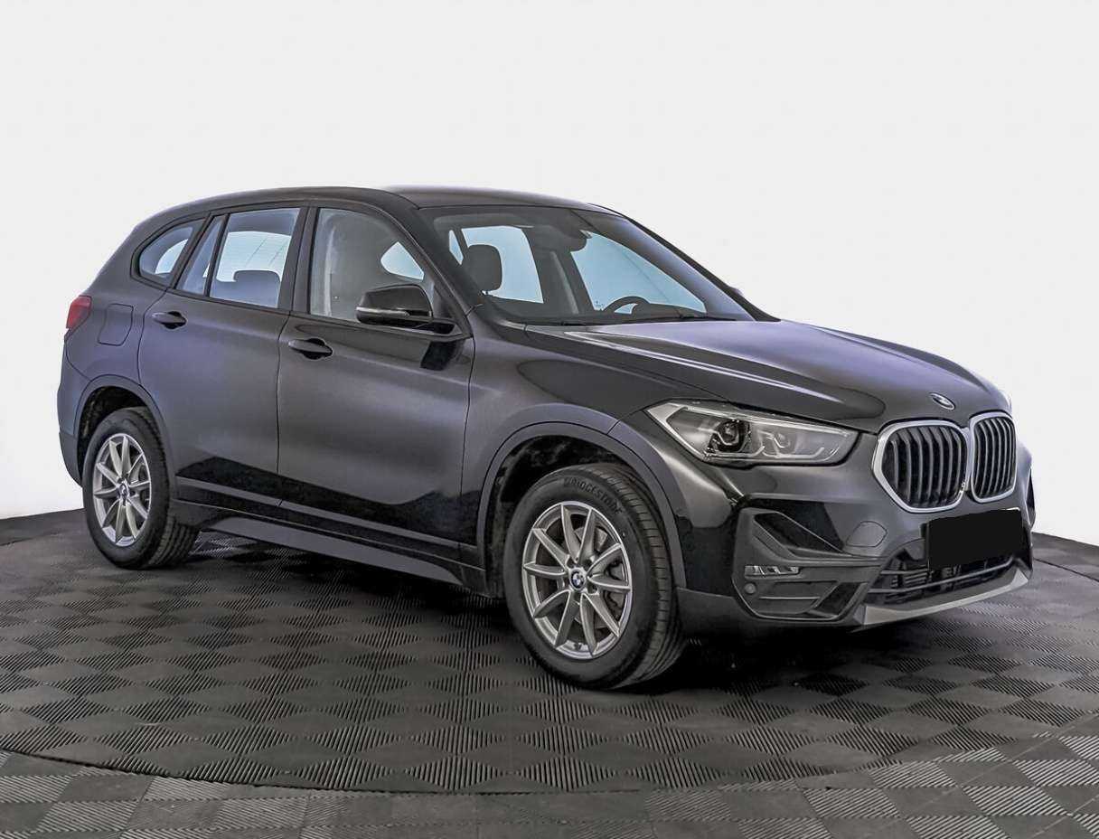 BMW X1 18i sDrive, 2021 - фото №3