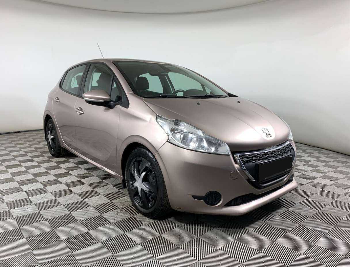 Peugeot 208, 2013 - фото №3