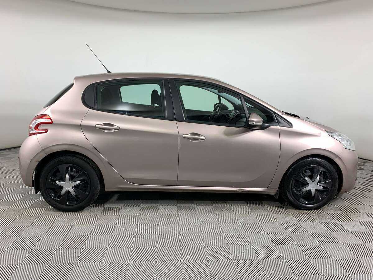 Peugeot 208, 2013 - фото №4