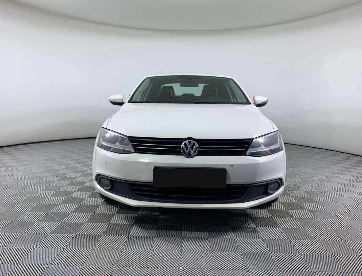 Volkswagen Jetta, 2012 - фото №2