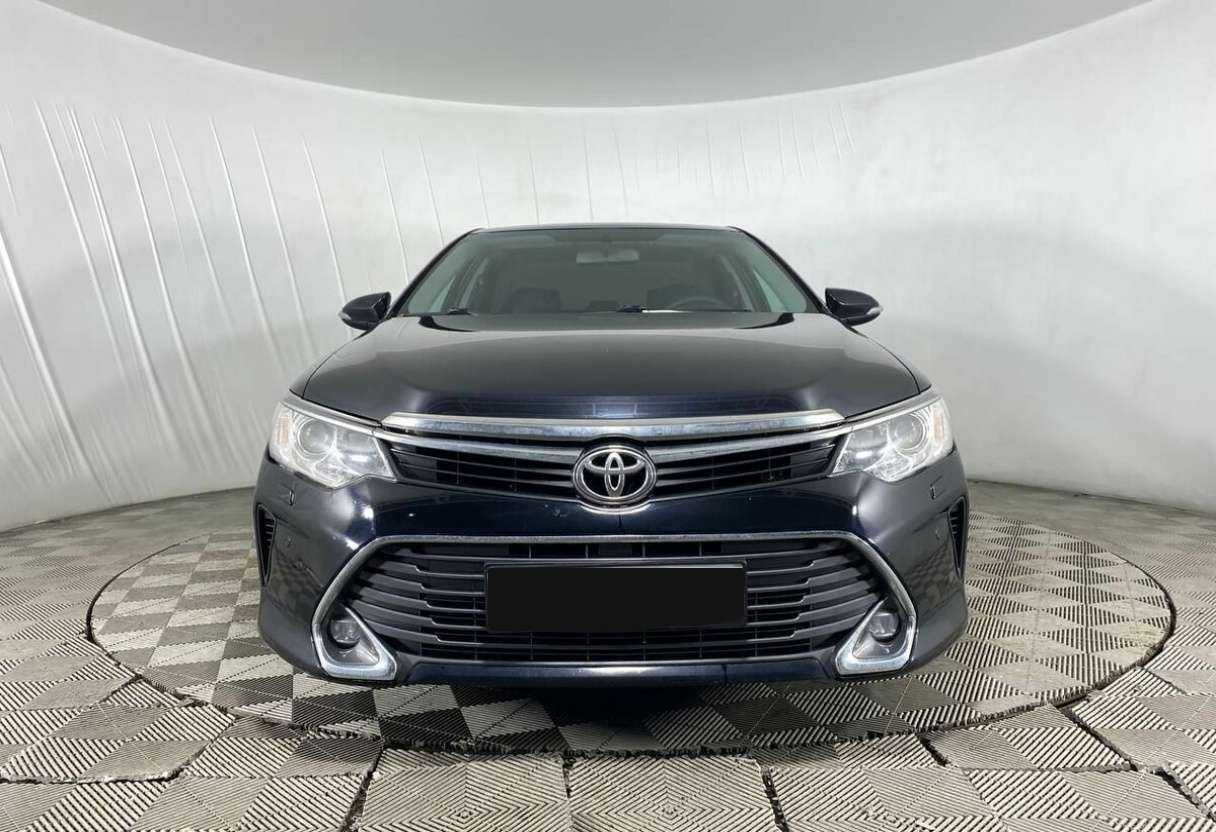 Toyota Camry, 2017 - фото №2