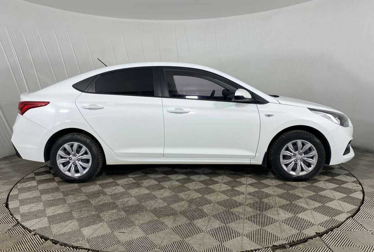 Hyundai Solaris, 2020 - фото №2