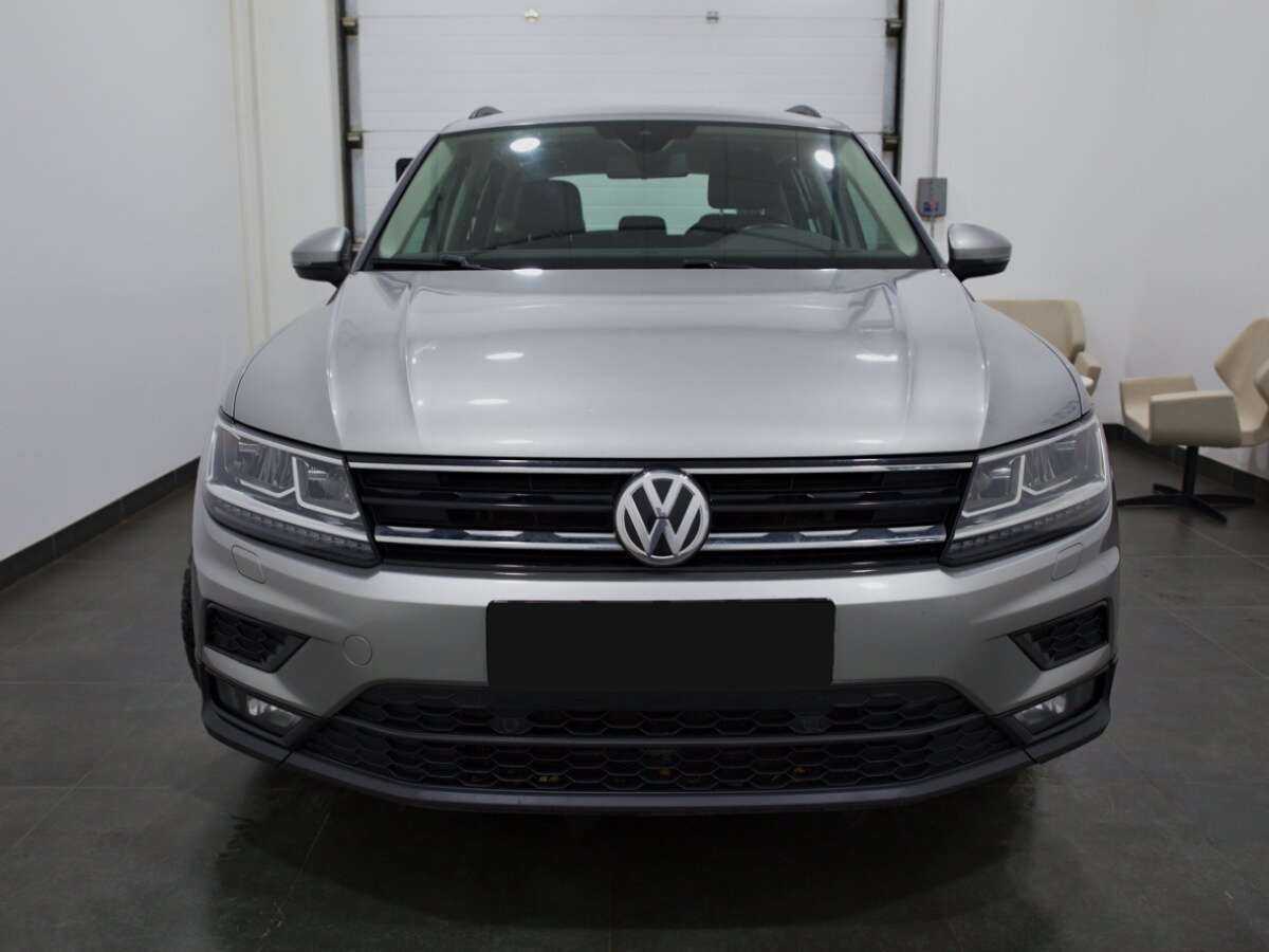 Volkswagen Tiguan, 2020 - фото №2