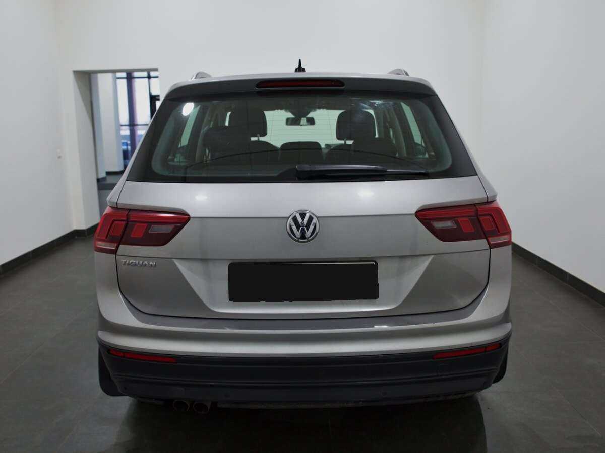 Volkswagen Tiguan, 2020 - фото №4