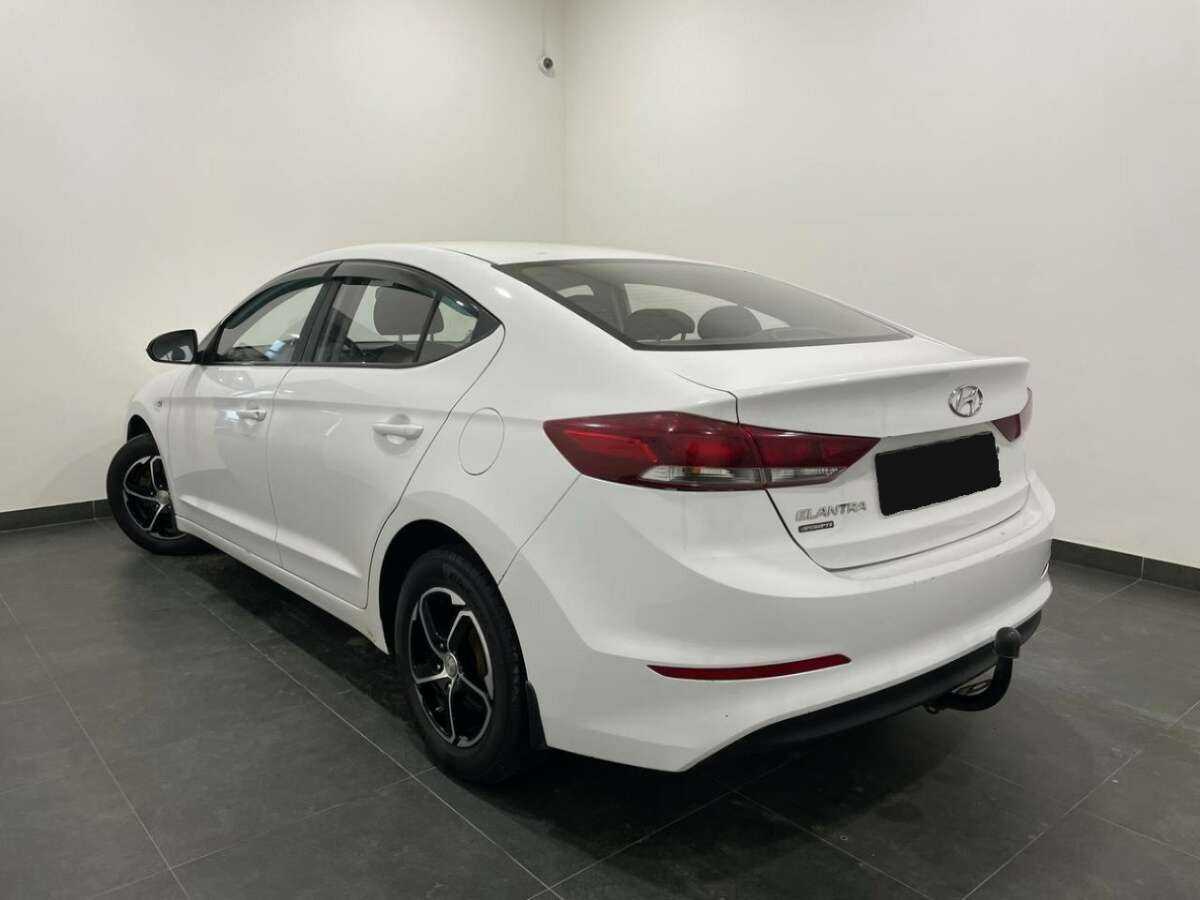 Hyundai Elantra, 2016 - фото №3