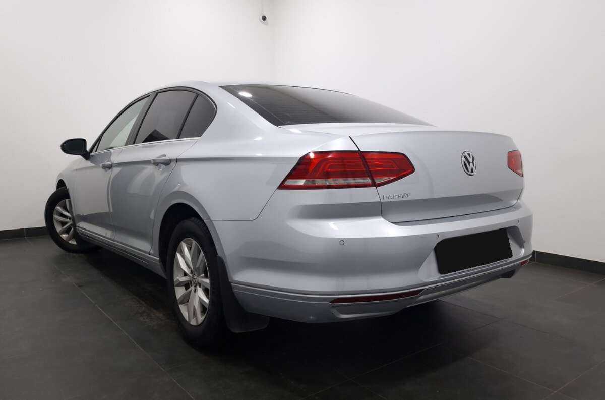 Volkswagen Passat, 2015 - фото №3