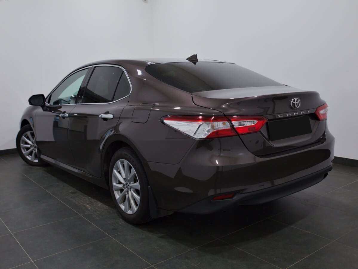 Toyota Camry, 2020 - фото №3
