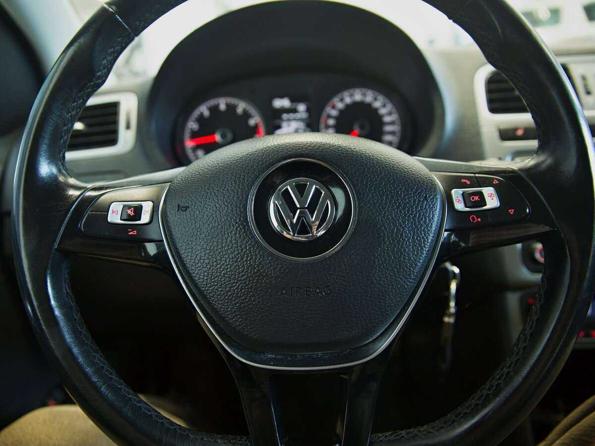 Volkswagen Polo, 2016 - фото №4