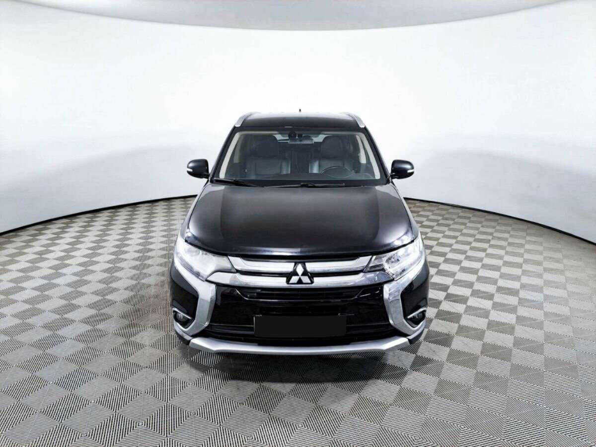 Mitsubishi Outlander, 2017 - фото №2