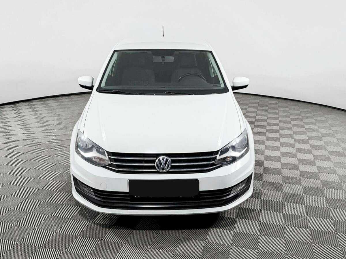 Volkswagen Polo, 2015 - фото №2