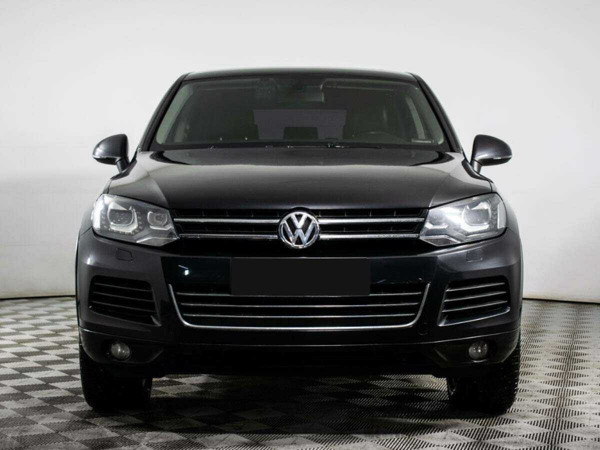 Volkswagen Touareg, 2012 - фото №2