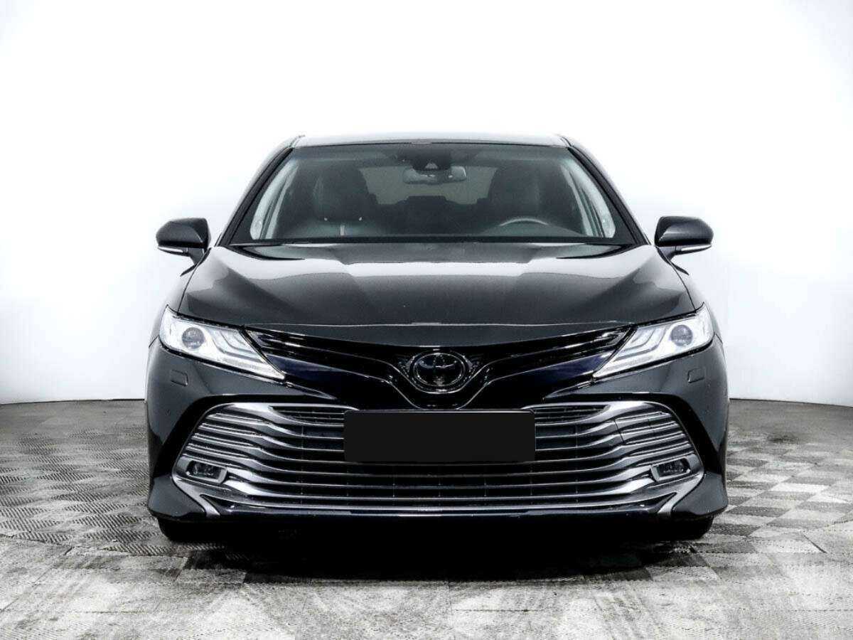 Toyota Camry, 2019 - фото №2