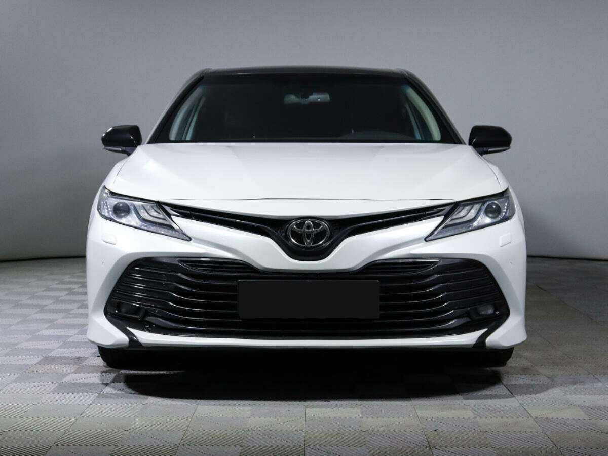 Toyota Camry, 2019 - фото №2