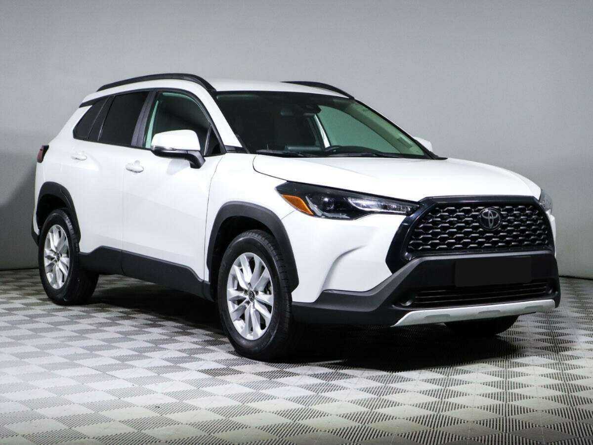 Toyota Corolla Cross, 2022 - фото №3