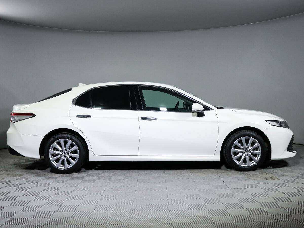 Toyota Camry, 2018 - фото №4