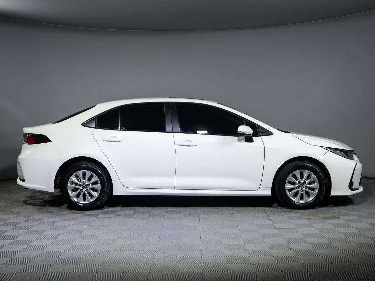 Toyota Corolla, 2022 - фото №4