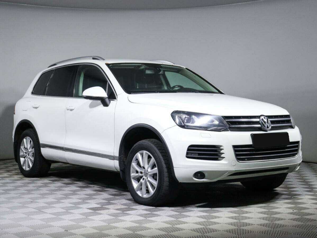 Volkswagen Touareg, 2012 - фото №2