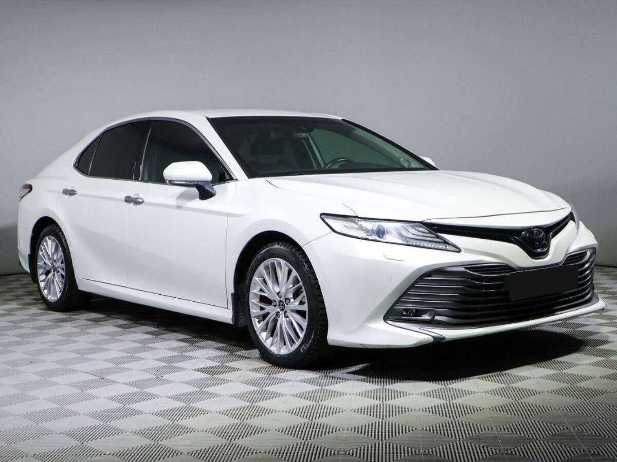Toyota Camry, 2018 - фото №3