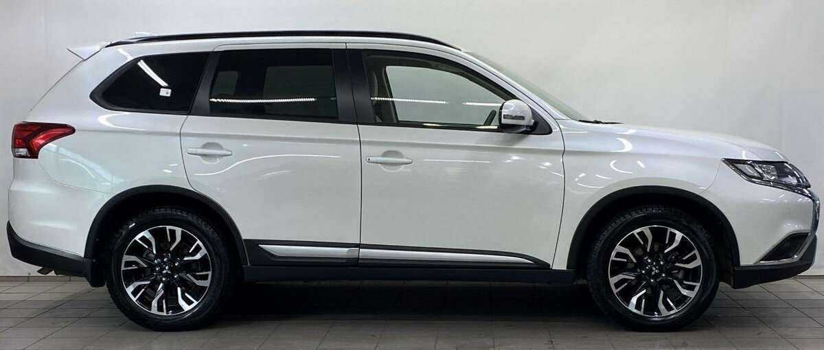 Mitsubishi Outlander, 2021 - фото №4