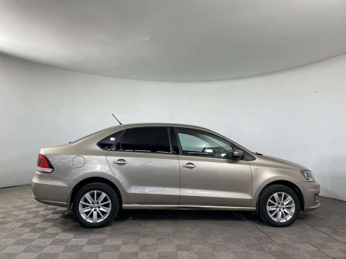 Volkswagen Polo, 2015 - фото №3