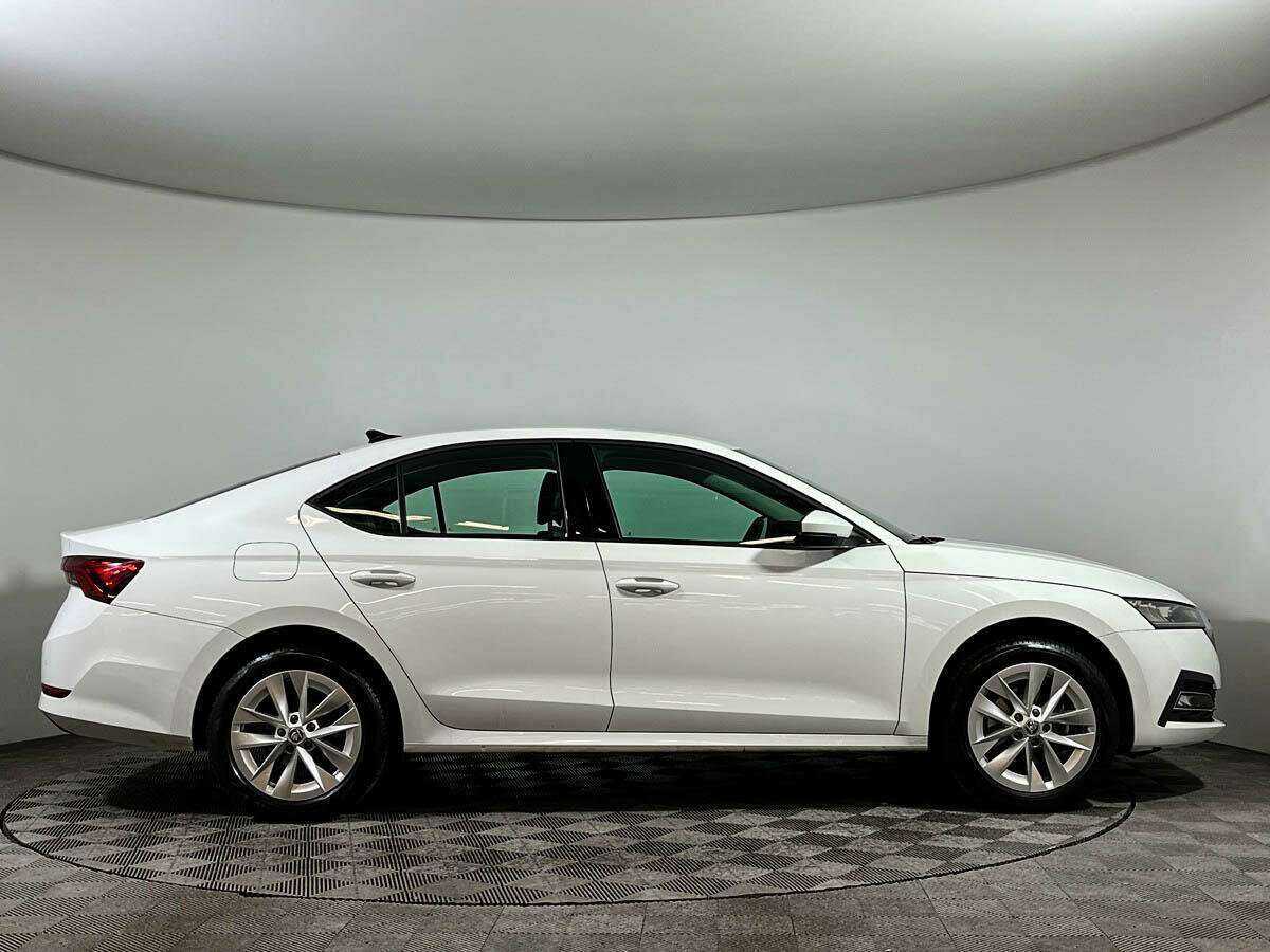 Skoda Octavia, 2021 - фото №4
