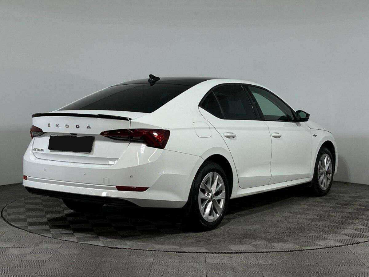 Skoda Octavia, 2021 - фото №4