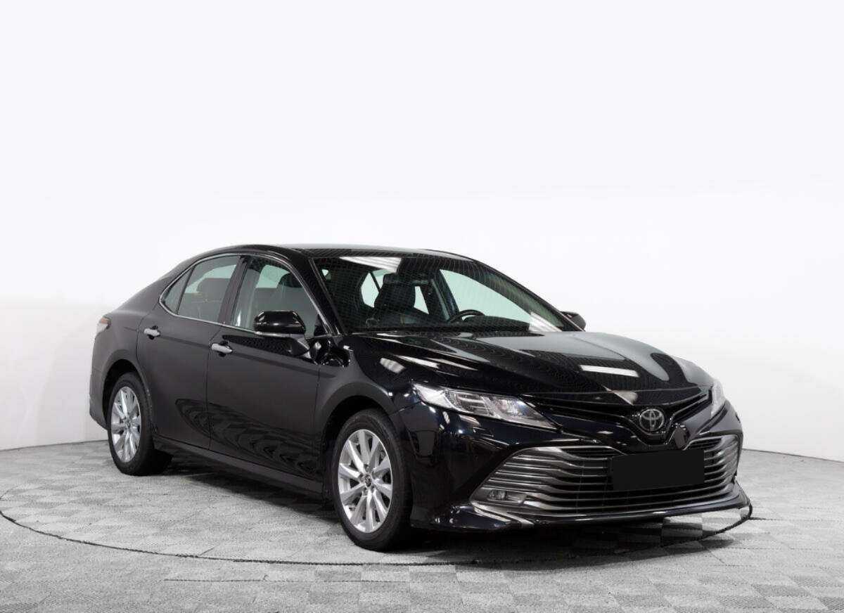 Toyota Camry, 2018 - фото №2