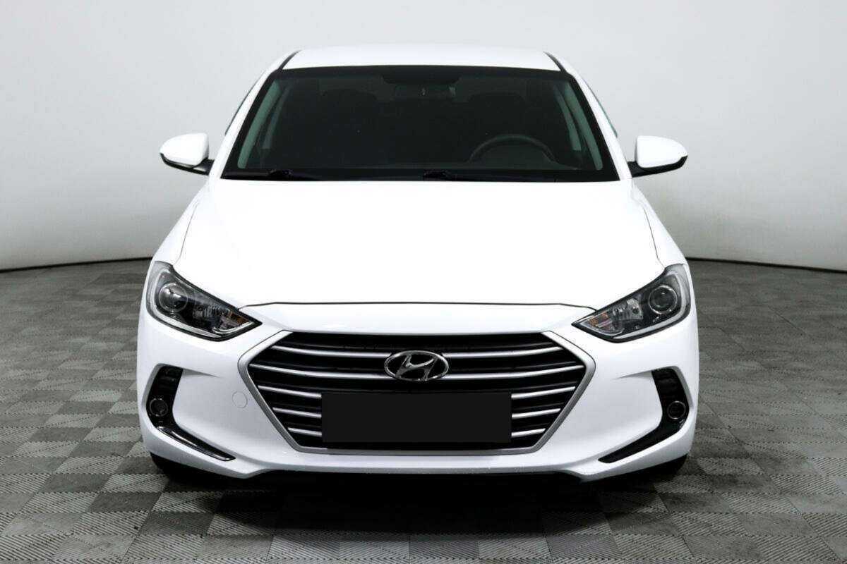 Hyundai Elantra, 2018 - фото №2