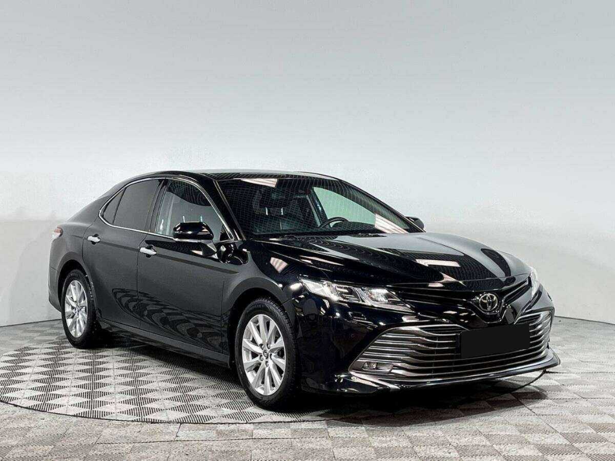 Toyota Camry, 2018 - фото №2