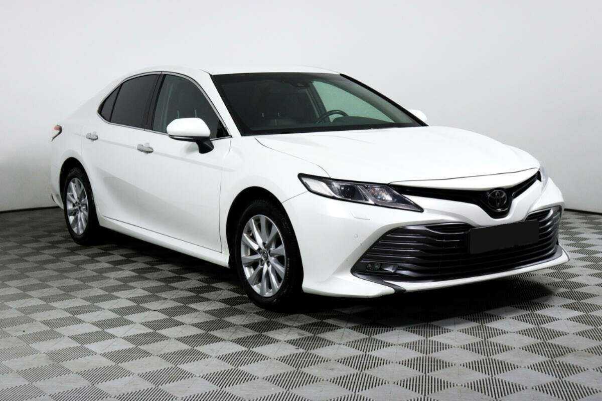 Toyota Camry, 2019 - фото №3