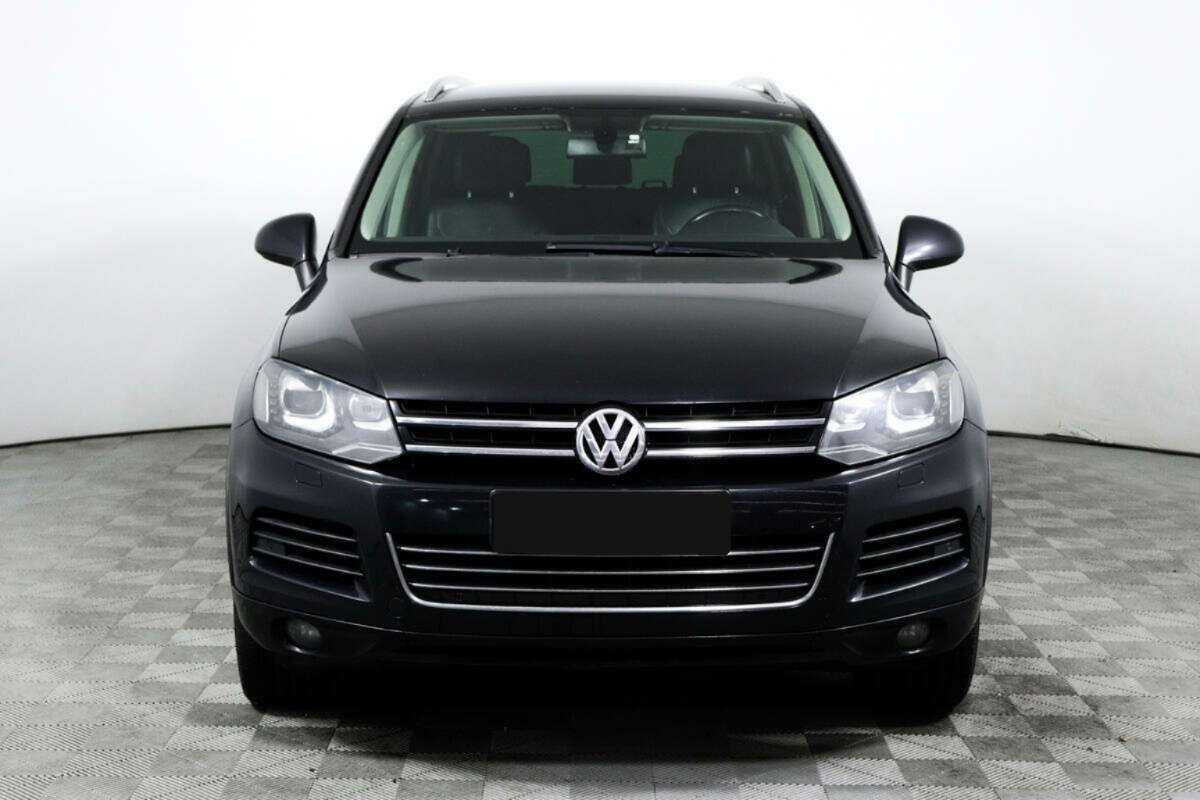 Volkswagen Touareg, 2012 - фото №2