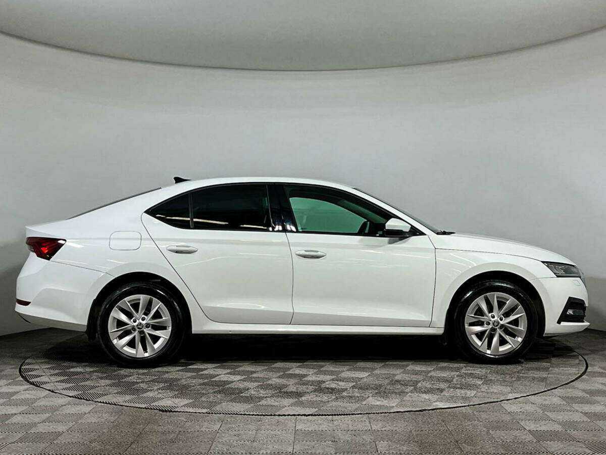 Skoda Octavia, 2020 - фото №4